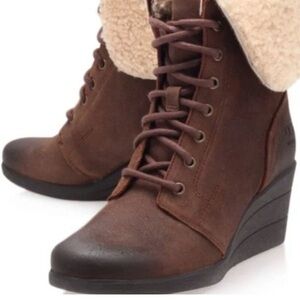 UGG Australia Brown Zea Shearling Wedge Lace Up Ankle Boots - Waterproof Size 8